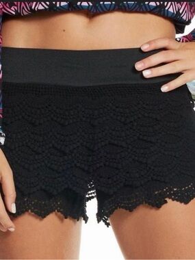10/$25🦋 Limonata Black Lace Crochet Tiered Ruffle Elastic Waist Shorts - Small